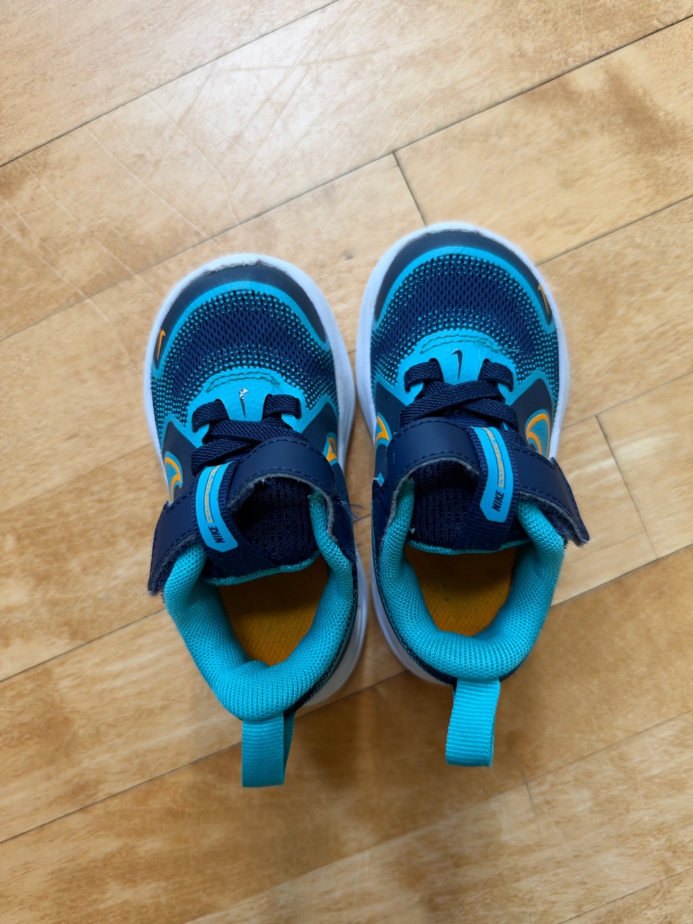 [Nike] Baby/Toddlers Teal, Navy & Orange Athletic Sneakers - Size 5C